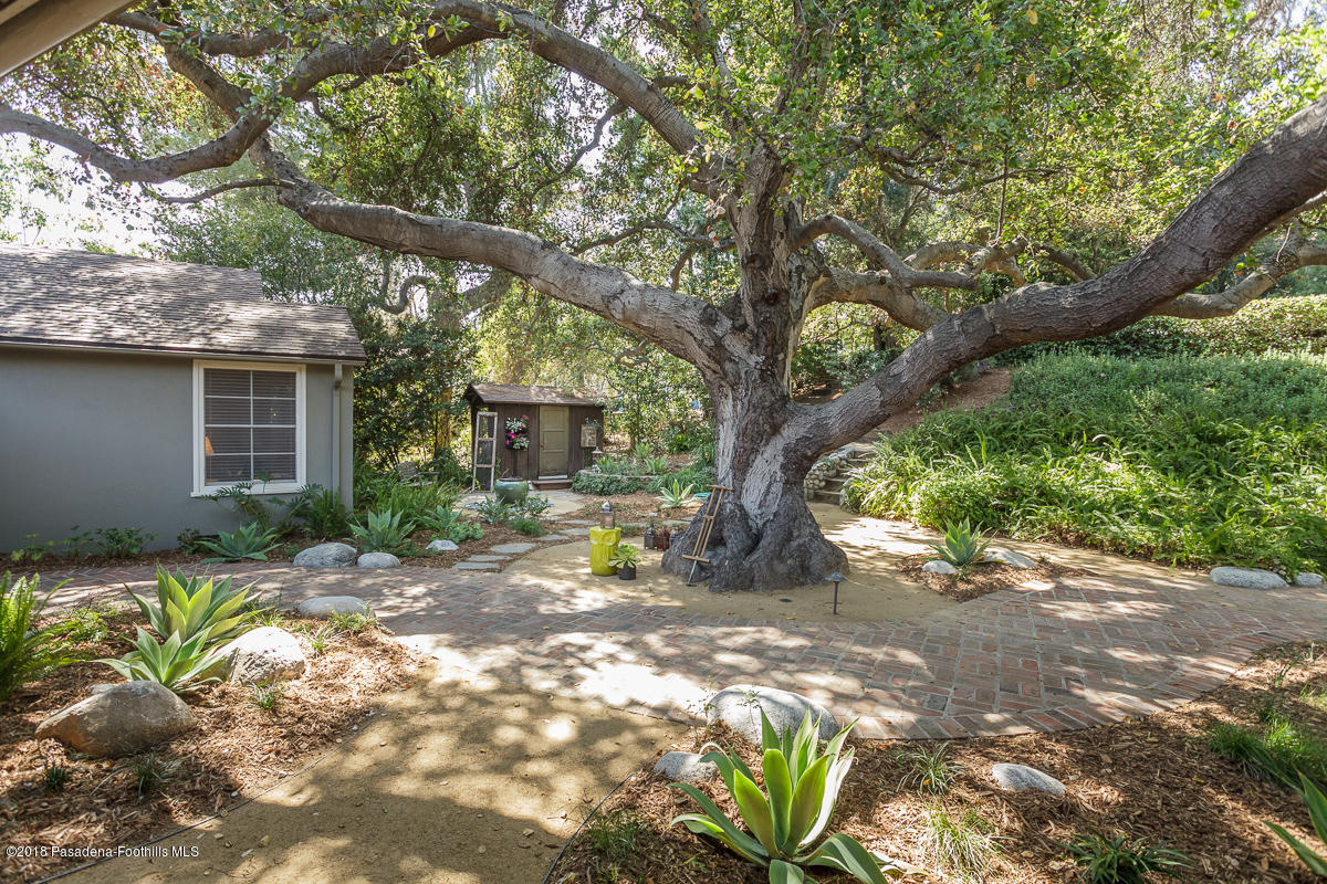 1555 Scenic Drive Pasadena, CA 91103 - Photo 3 of 64 2-1555 Scenic_025_mls