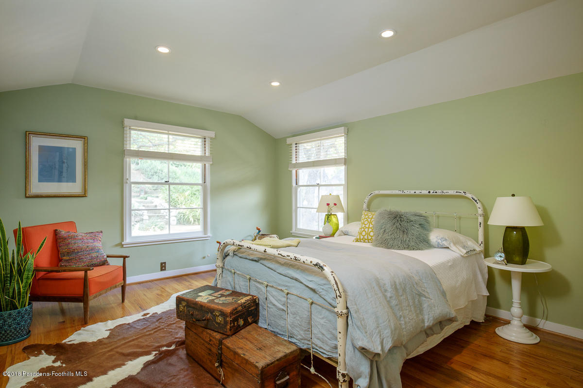 1555 Scenic Drive Pasadena, CA 91103 - Photo 33 of 64 33-1555 Scenic_071v1_mls