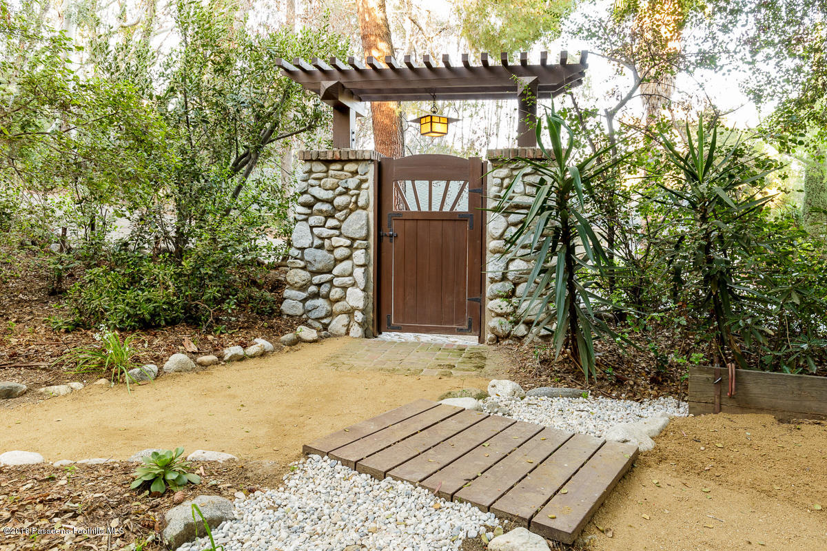 1555 Scenic Drive Pasadena, CA 91103 - Photo 54 of 64 51-1555 Scenic_578_mls