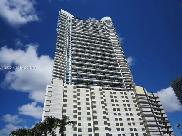 $3,400 | 60 Southwest 13th Street, Unit 2218, Miami, FL 33130