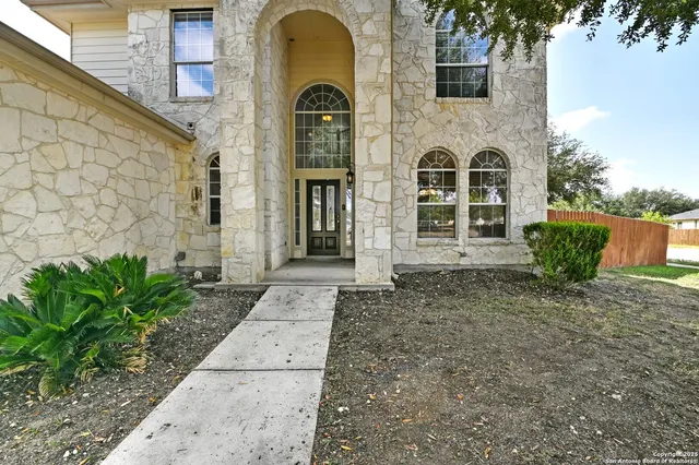 $2,550 | 611 American Flag, Schertz, TX 78108