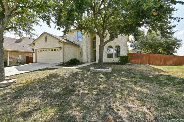 $2,550 | 611 American Flag, Schertz, TX 78108