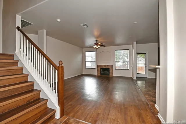 $2,550 | 611 American Flag, Schertz, TX 78108