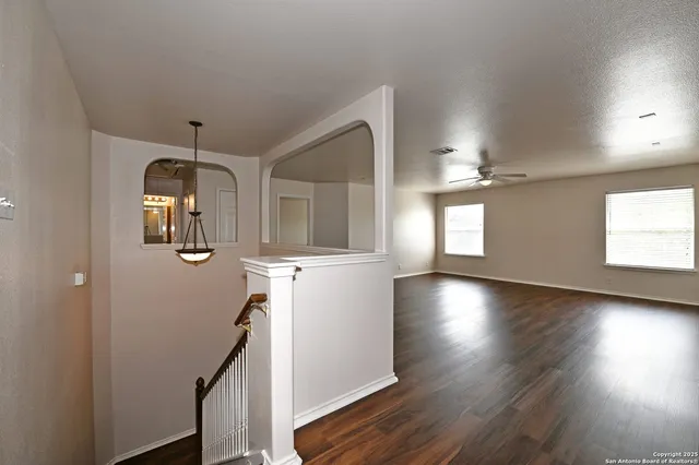 $2,550 | 611 American Flag, Schertz, TX 78108