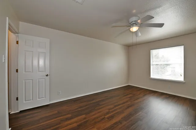 $2,550 | 611 American Flag, Schertz, TX 78108