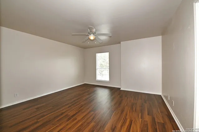 $2,550 | 611 American Flag, Schertz, TX 78108