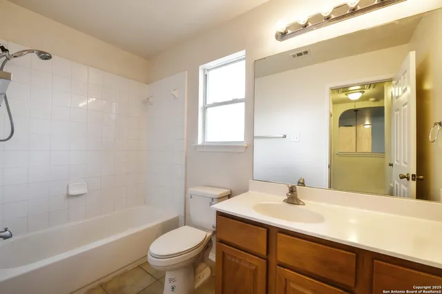 $2,550 | 611 American Flag, Schertz, TX 78108