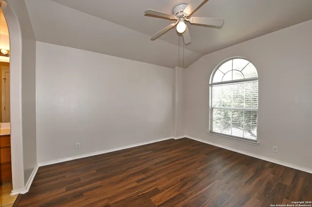 $2,550 | 611 American Flag, Schertz, TX 78108