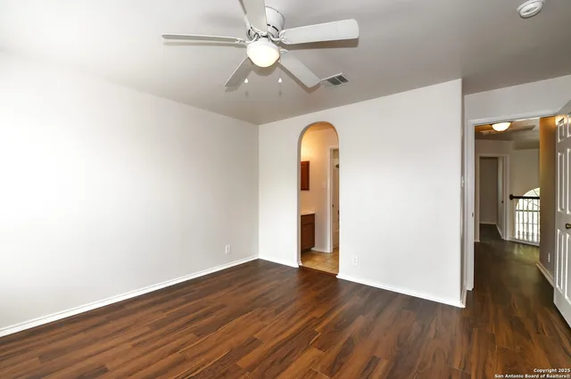 $2,550 | 611 American Flag, Schertz, TX 78108