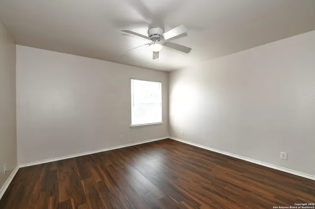 $2,550 | 611 American Flag, Schertz, TX 78108