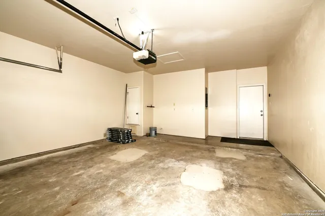 $2,550 | 611 American Flag, Schertz, TX 78108