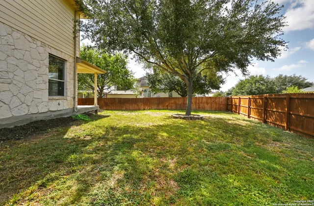 $2,550 | 611 American Flag, Schertz, TX 78108