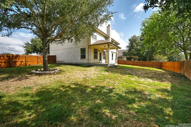 $2,550 | 611 American Flag, Schertz, TX 78108