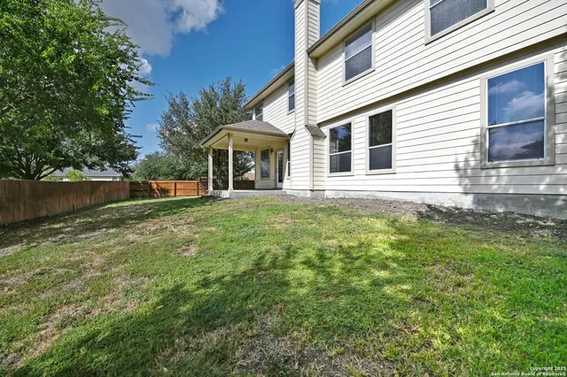 $2,550 | 611 American Flag, Schertz, TX 78108