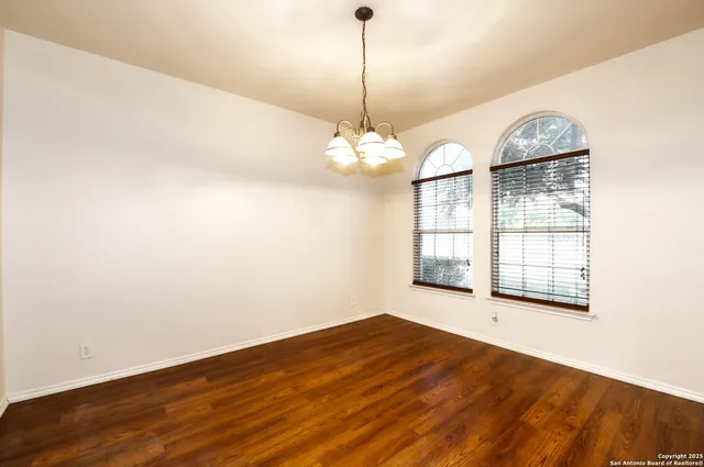 $2,550 | 611 American Flag, Schertz, TX 78108