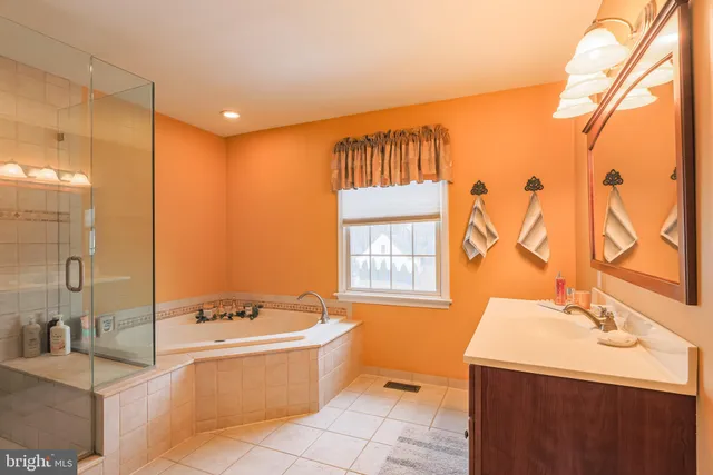 $640,000 | 4505 Aubrey Avenue, Philadelphia, PA 19114