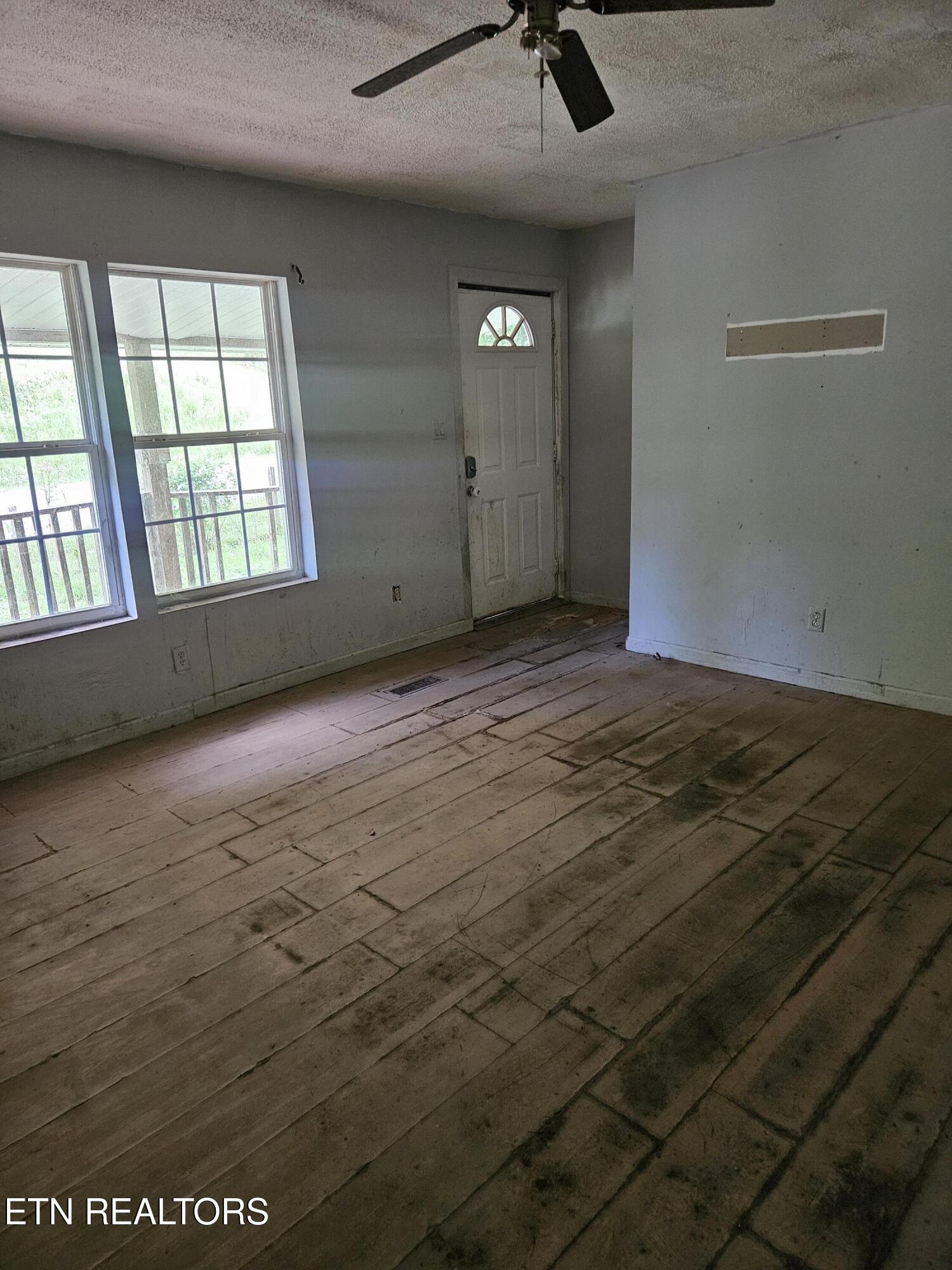 240 Henderson Hollow Road Knoxville, TN 37931 - Photo 7 of 9 henderson hollow living room