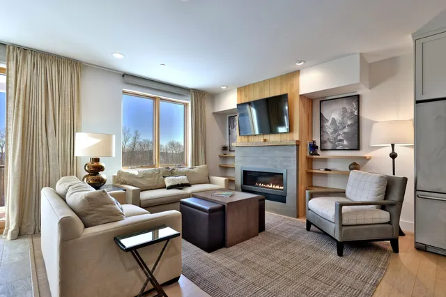 $1,390,000 | 140 Lodge Road, Unit 11, Ludlow, VT 05149