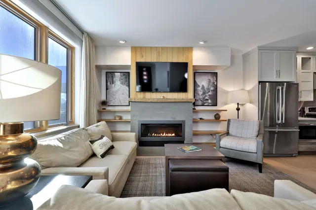 $1,390,000 | 140 Lodge Road, Unit 11, Ludlow, VT 05149