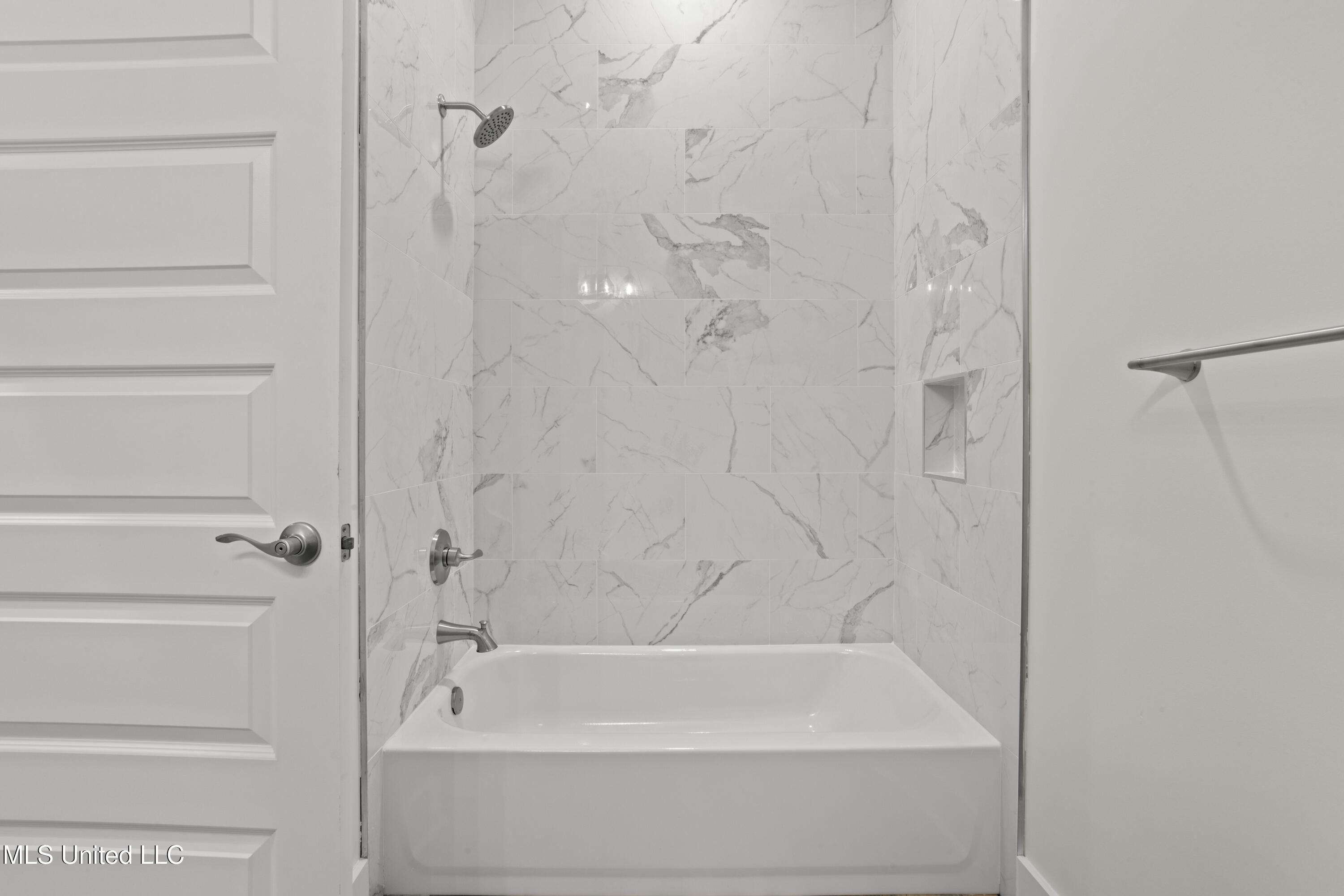 124 Court Street, Unit 203 Bay St. Louis, MS 39520 - Photo 14 of 55 036