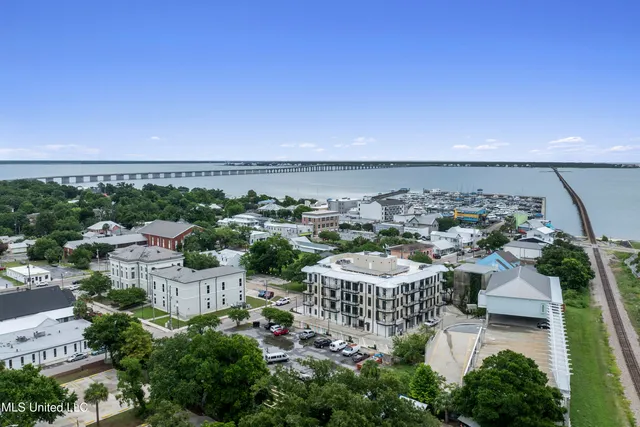 $389,900 | 124 Court Street, Unit 203, Bay St. Louis, MS 39520