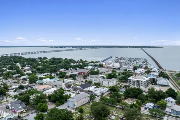 $349,900 | 124 Court Street, Unit 203, Bay St. Louis, MS 39520
