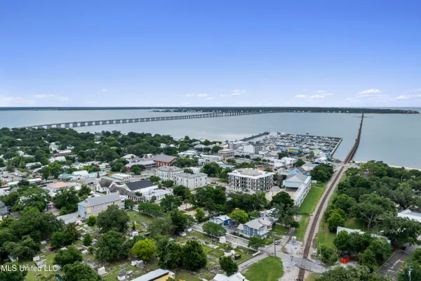 $349,900 | 124 Court Street, Unit 203, Bay St. Louis, MS 39520
