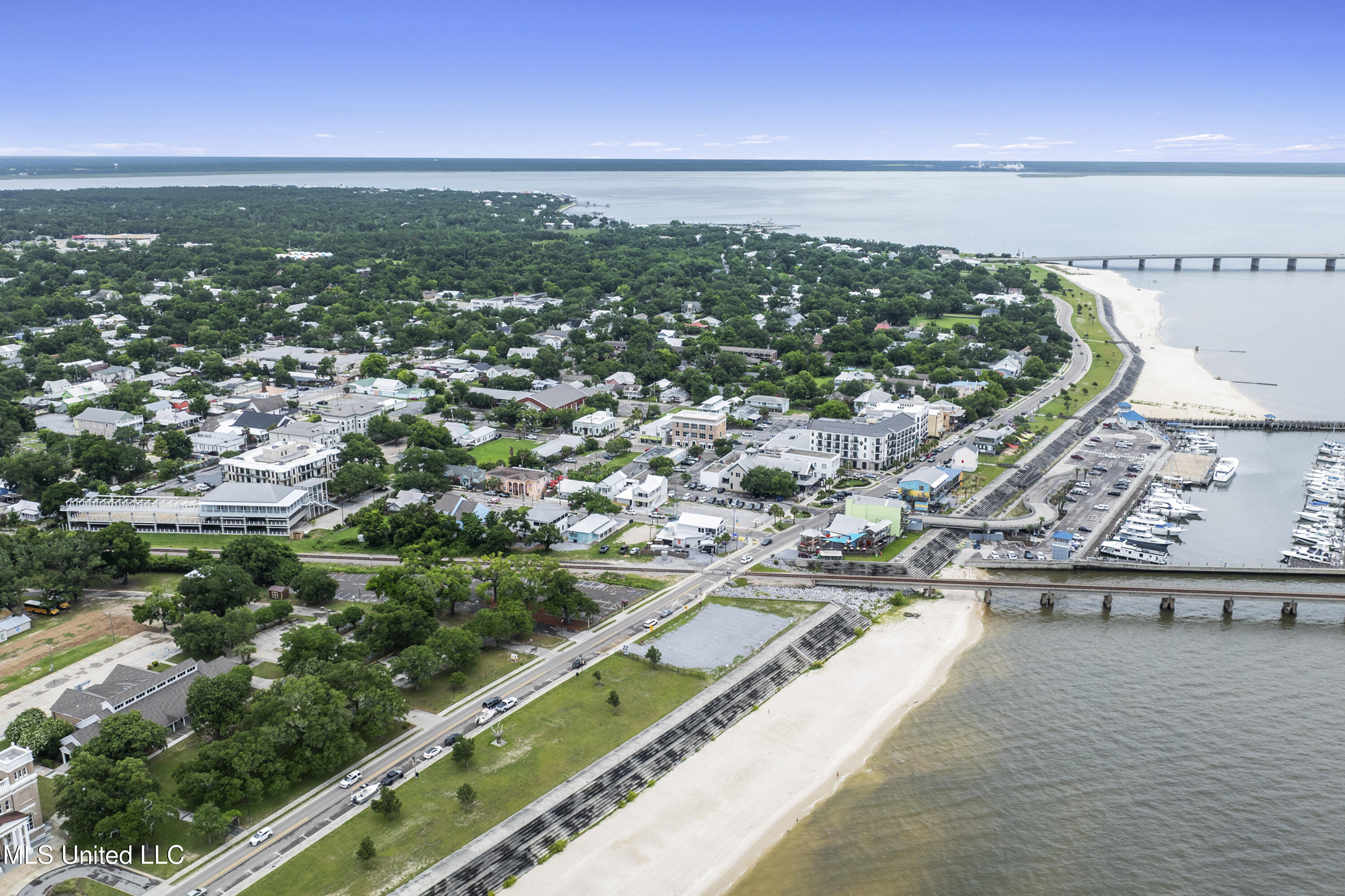 124 Court Street, Unit 203 Bay St. Louis, MS 39520 - Photo 29 of 55 095