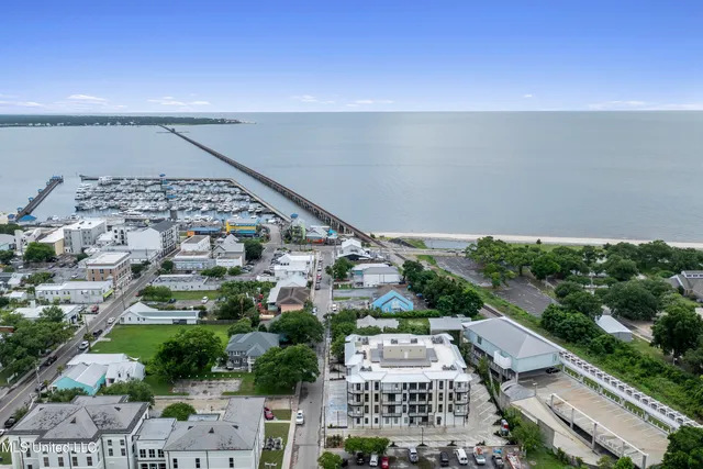 $389,900 | 124 Court Street, Unit 203, Bay St. Louis, MS 39520