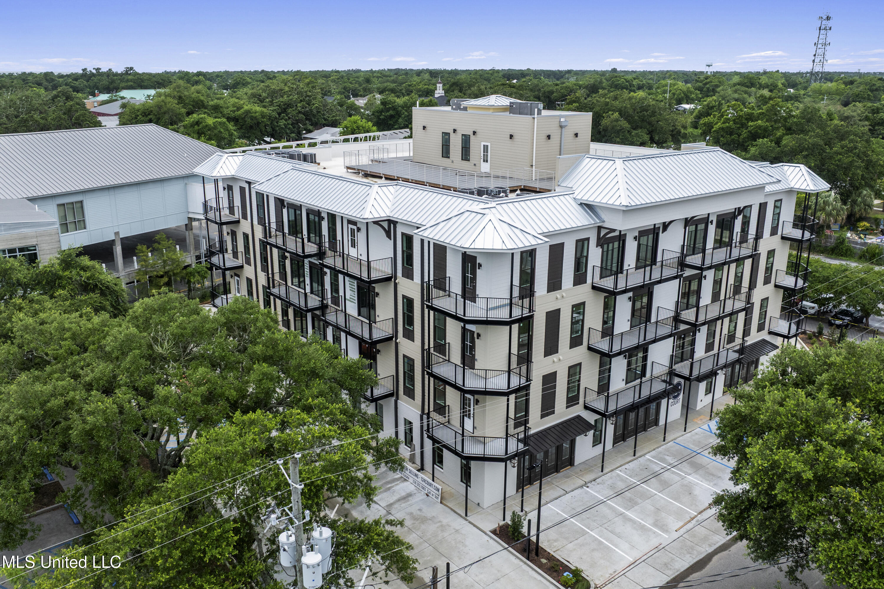 124 Court Street, Unit 203 Bay St. Louis, MS 39520 - Photo 47 of 55 077