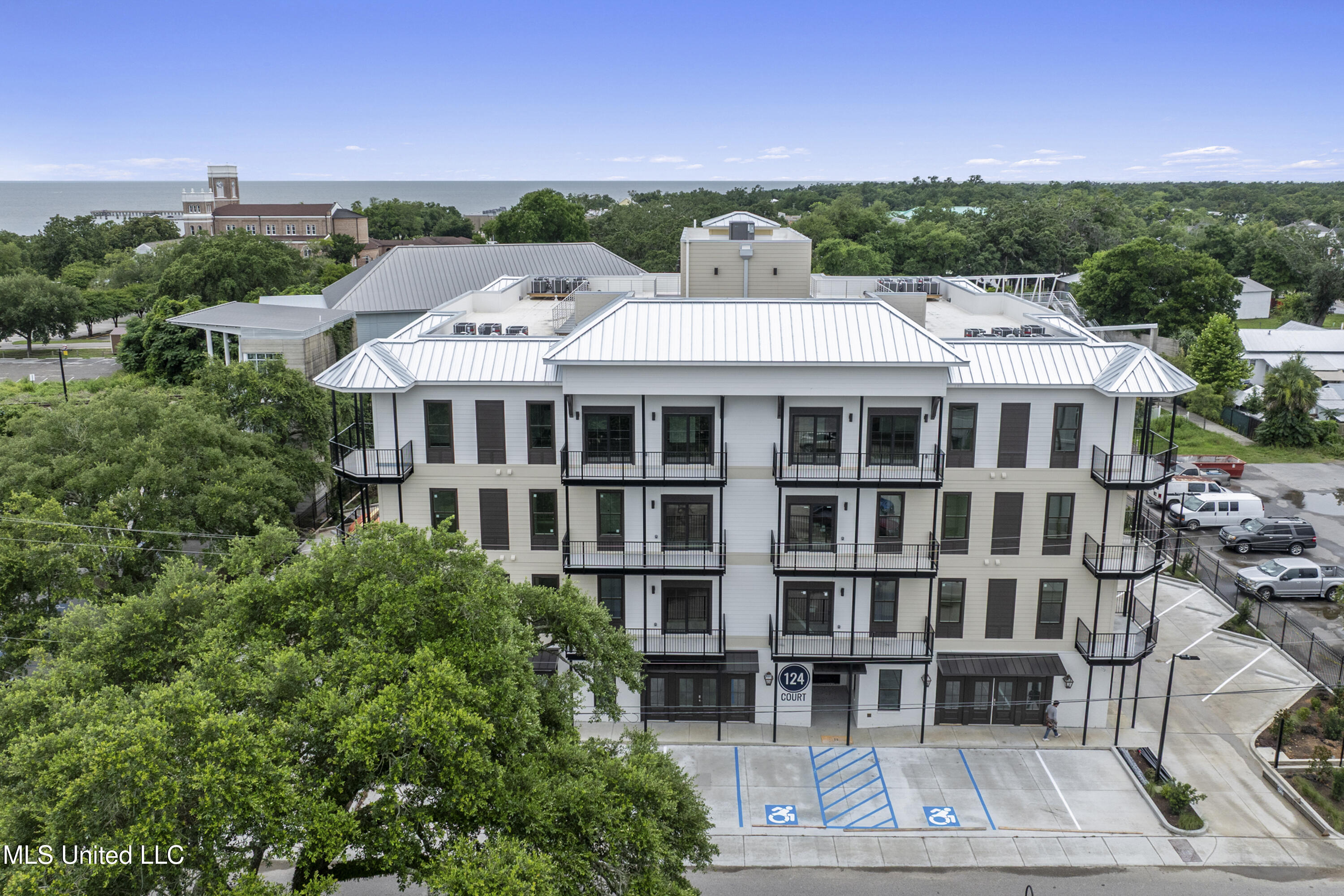 124 Court Street, Unit 203 Bay St. Louis, MS 39520 - Photo 49 of 55 075