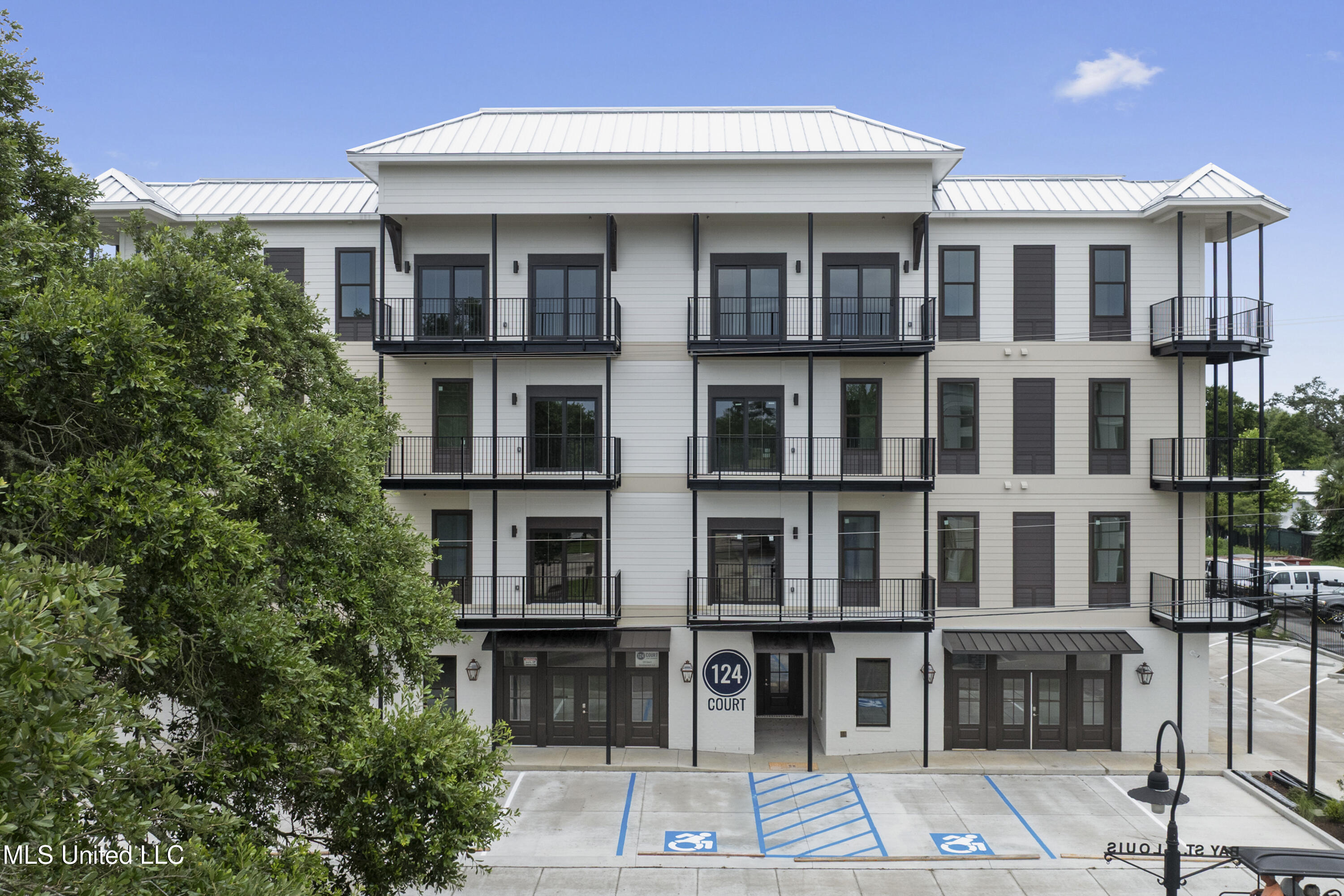 124 Court Street, Unit 203 Bay St. Louis, MS 39520 - Photo 55 of 55 069