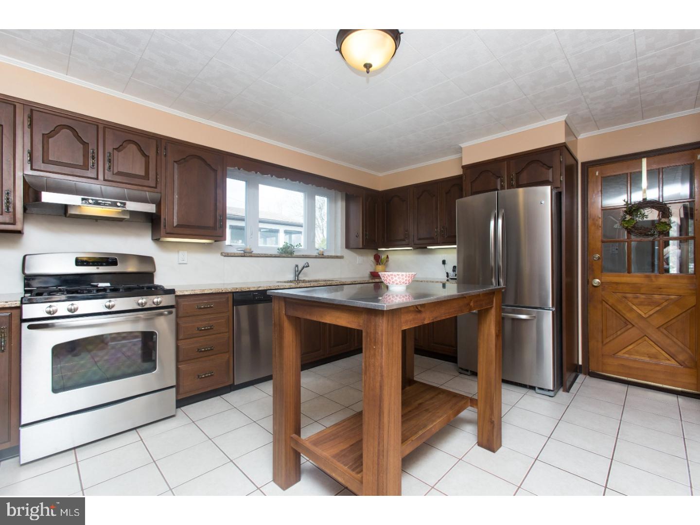 539 Hempstead Road Springfield, PA 19064 - Photo 5 of 25 Kitchen
