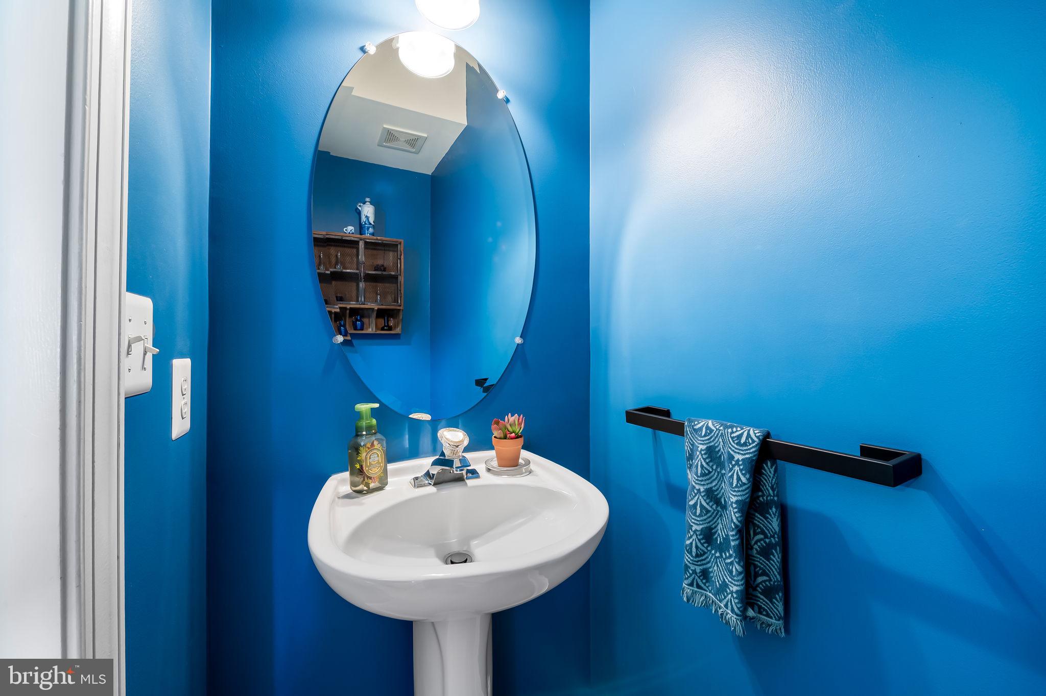 1671 Bay Head Road Annapolis, MD 21409 - Photo 23 of 56 Main floor half bath