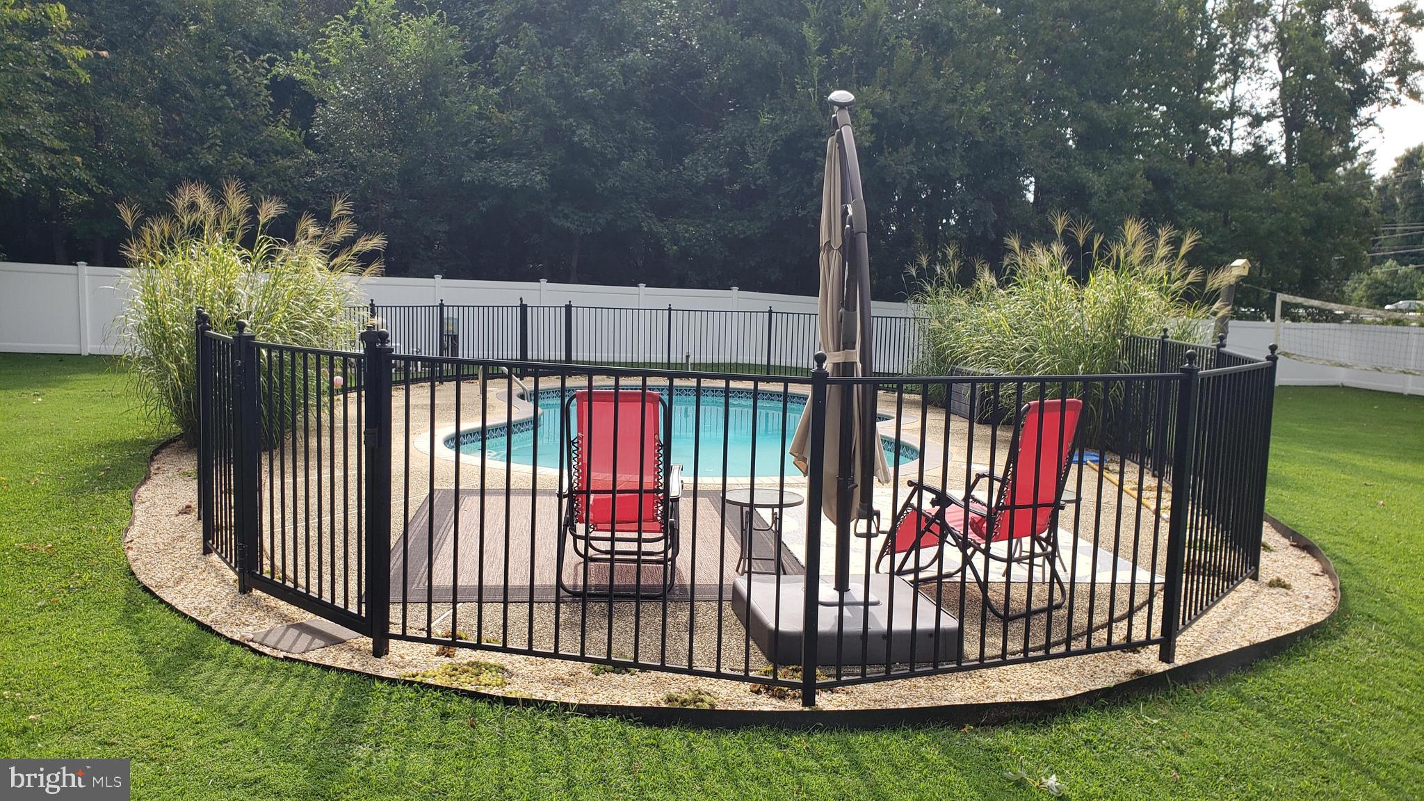 1671 Bay Head Road Annapolis, MD 21409 - Photo 52 of 56 Pool taken in summer of 2024