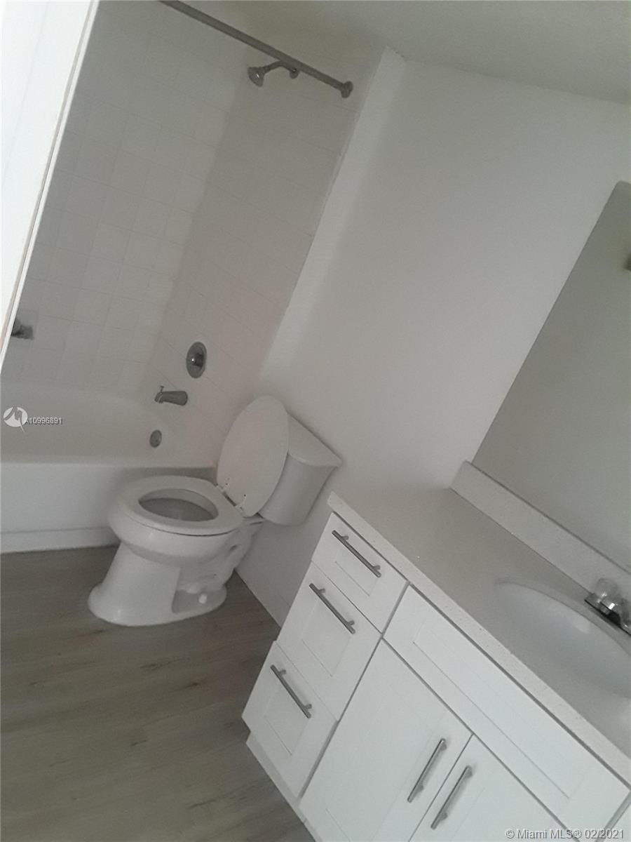 4015 West McNab Road, Unit D204 Pompano Beach, FL 33069 - Photo 4 of 11