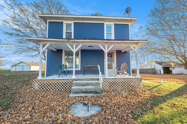 $189,900 | 2249 East Montgomery Road, Hillsdale, MI 49242