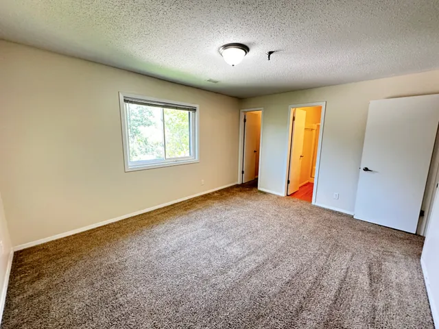 $1,800 | 1320 Brook Street, Unit J, St. Charles, IL 60174