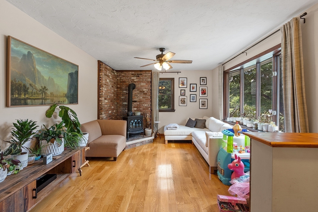 81 Landham Road Sudbury, MA 01776 - Photo 6 of 41 Gallery Image 6