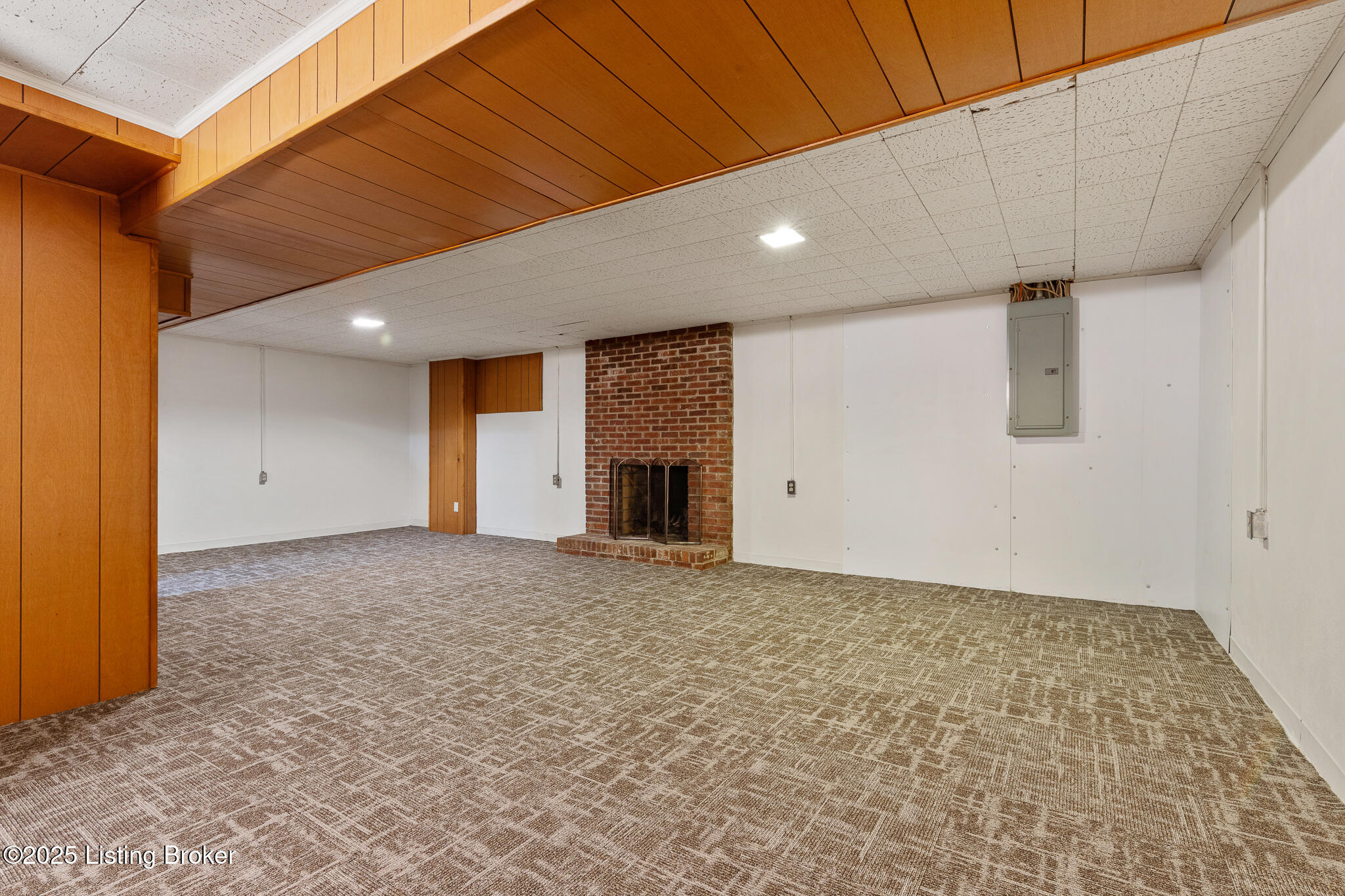 6012 Innes Trace Road Louisville, KY 40222 - Photo 45 of 57 Game and hobby room