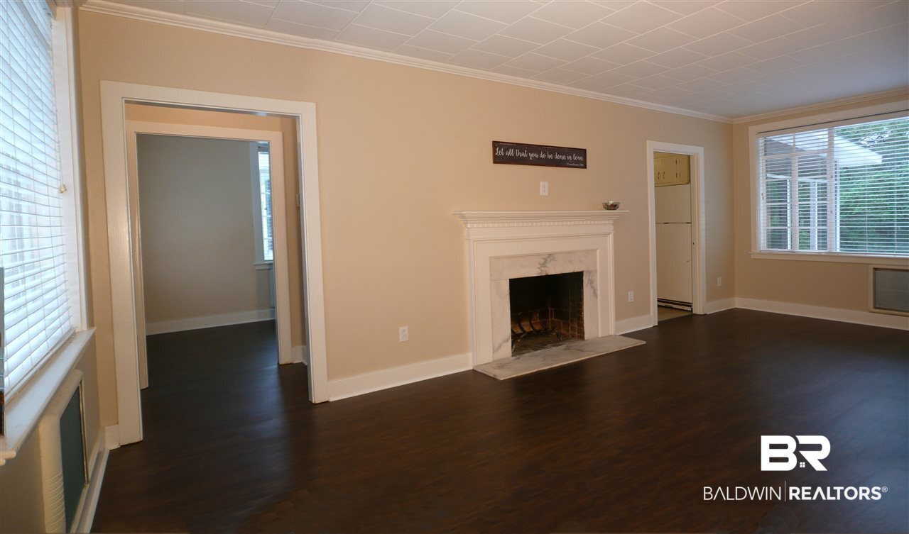 311 Dawn Place Mobile, AL 36609 - Photo 6 of 35 Living Room