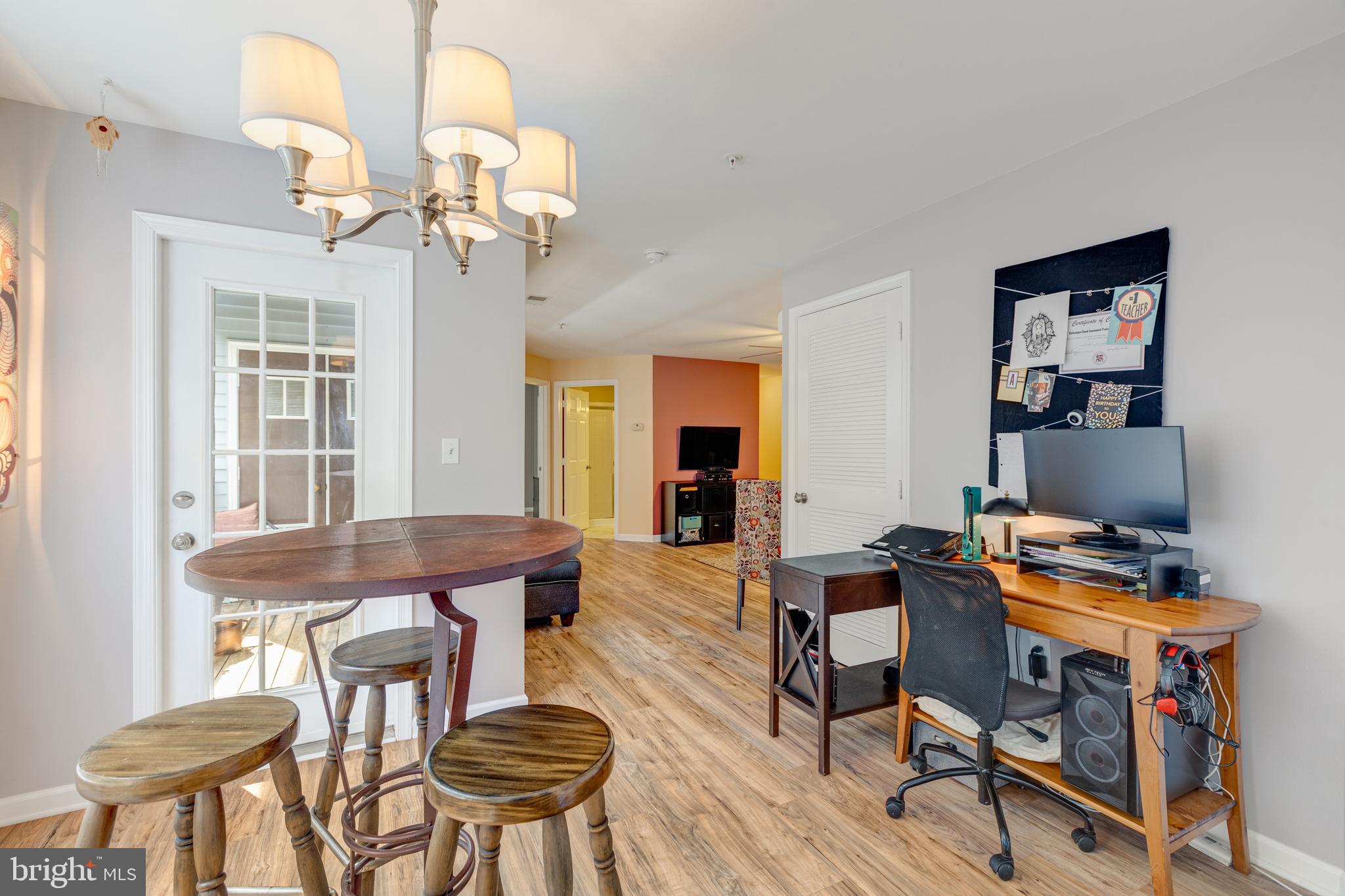 635 Constellation Square Southeast, Unit G Leesburg, VA 20175 - Photo 4 of 15 Dining area