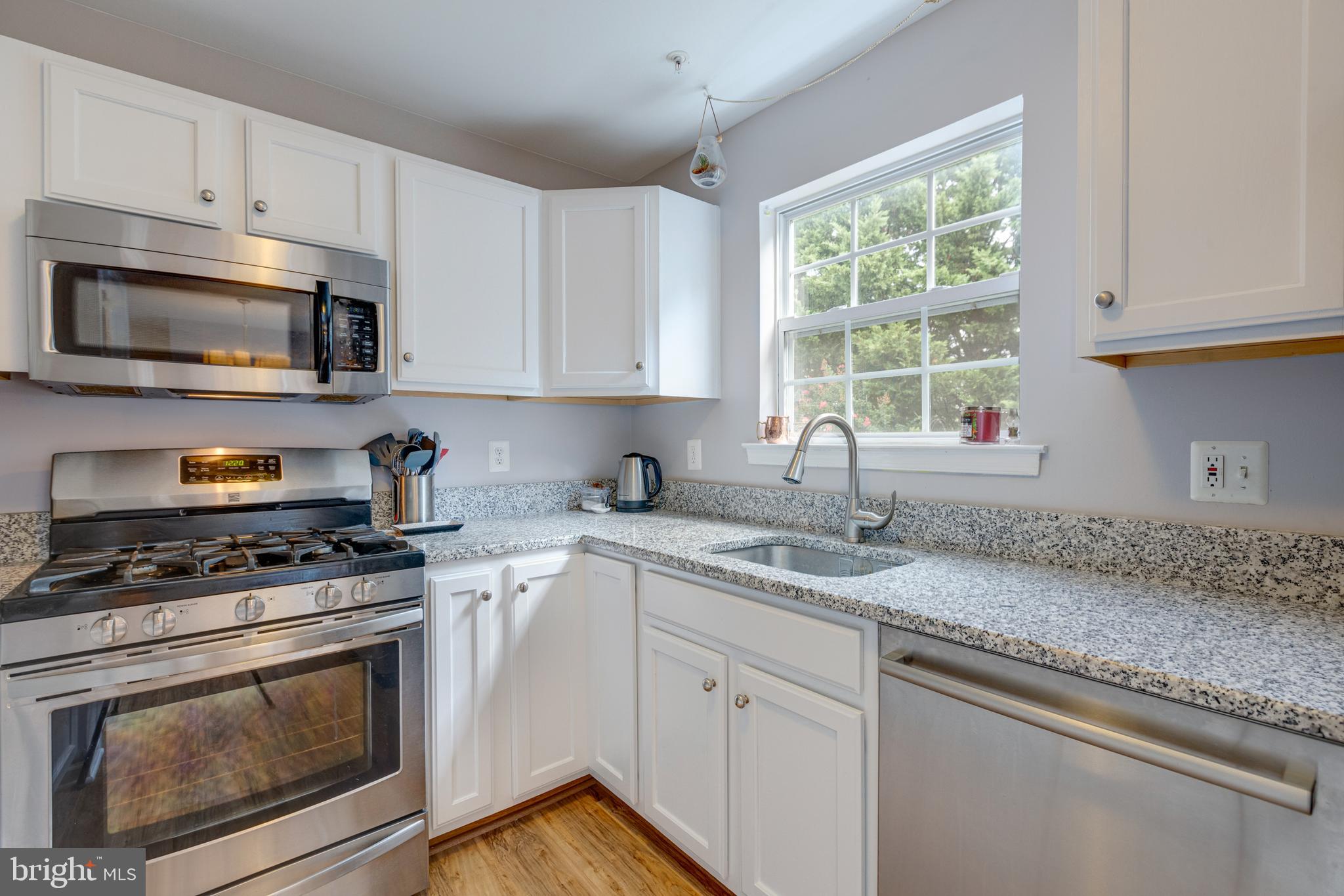 635 Constellation Square Southeast, Unit G Leesburg, VA 20175 - Photo 8 of 15 Kitchen