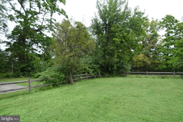 $2,305 | 19 East Germantown Pike, Plymouth Meeting, PA 19462