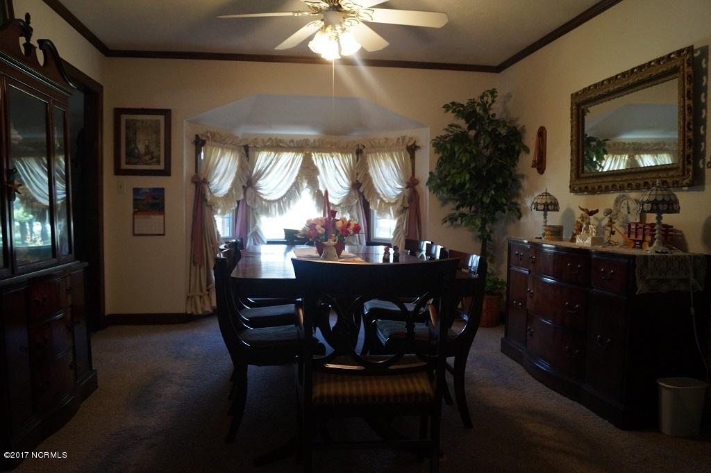 766 Pridgen Road Snow Hill, NC 28580 - Photo 10 of 21 Dining Room