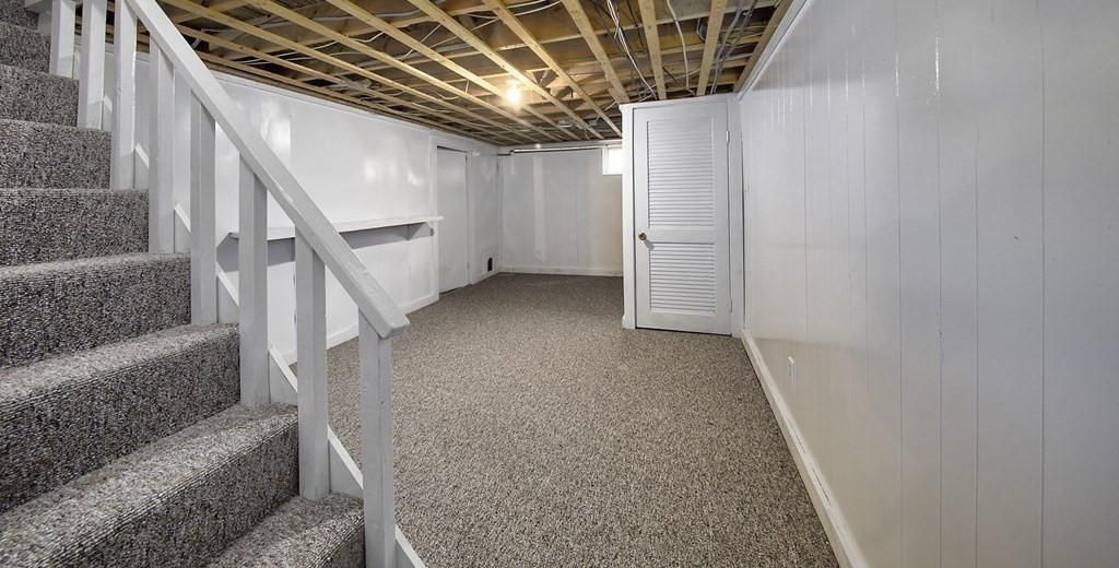 40 Brookside Avenue Danvers, MA 01923 - Photo 24 of 27 a view of entryway