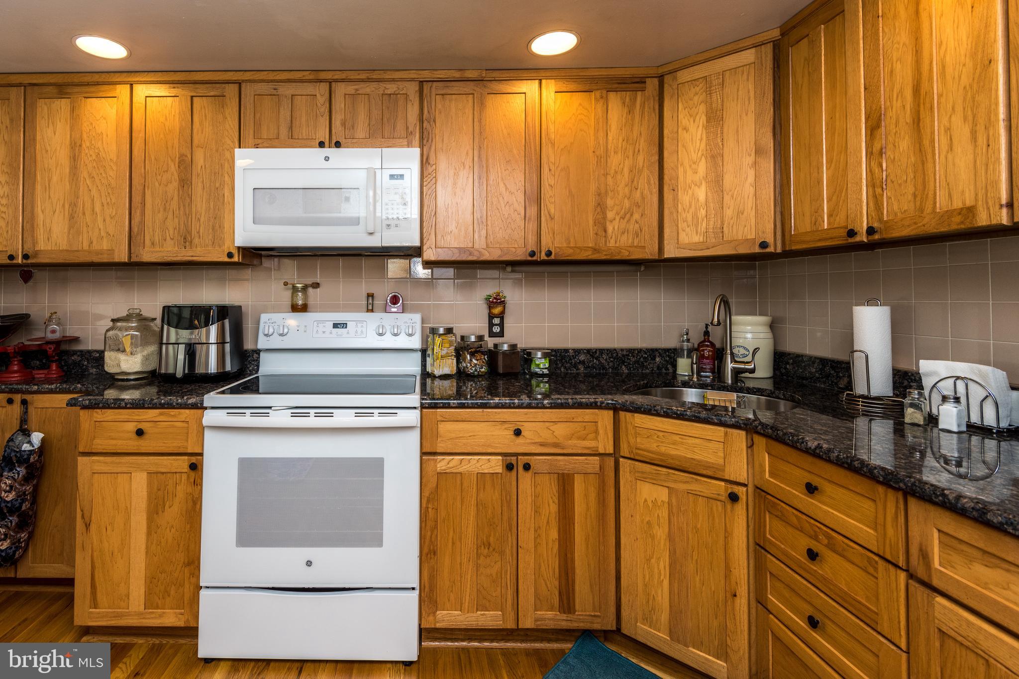 531 West County Line Road Warminster, PA 18974 - Photo 6 of 39