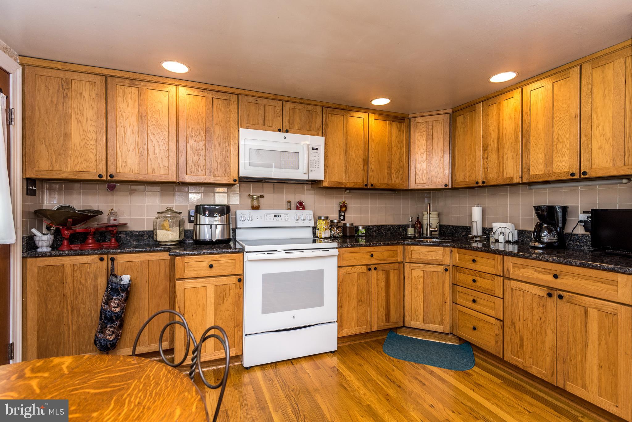 531 West County Line Road Warminster, PA 18974 - Photo 7 of 39