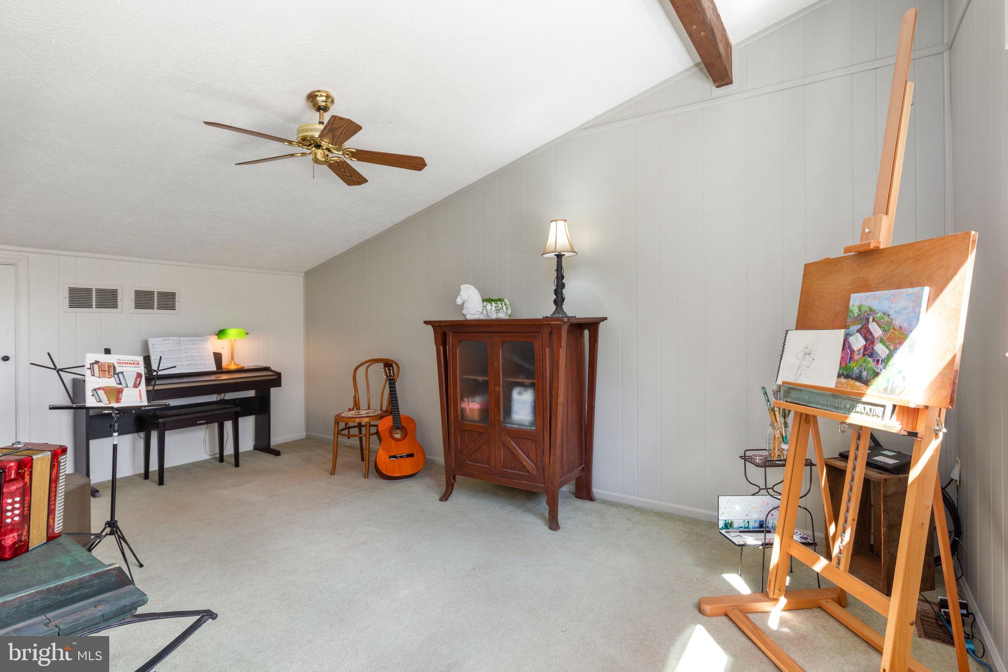 33611 Austin Grove Road Bluemont, VA 20135 - Photo 19 of 38 Loft above foyer