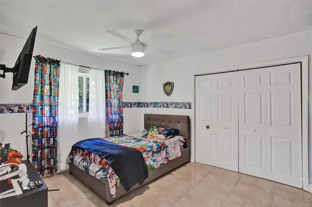 $1,100,000 | 2 Northeast 160th Street, Miami, FL 33162